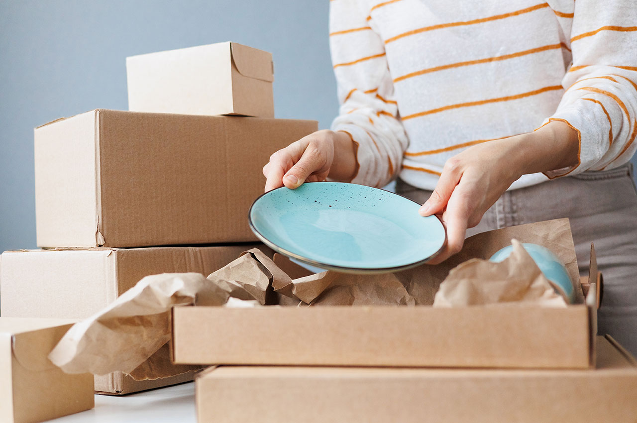 how to pack plates for moving with boxes
