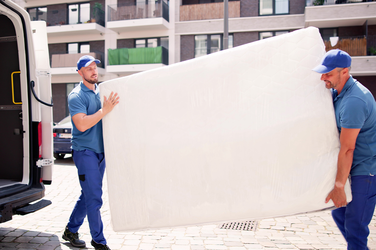 a man and a van as a way how to dispose of an old mattress
